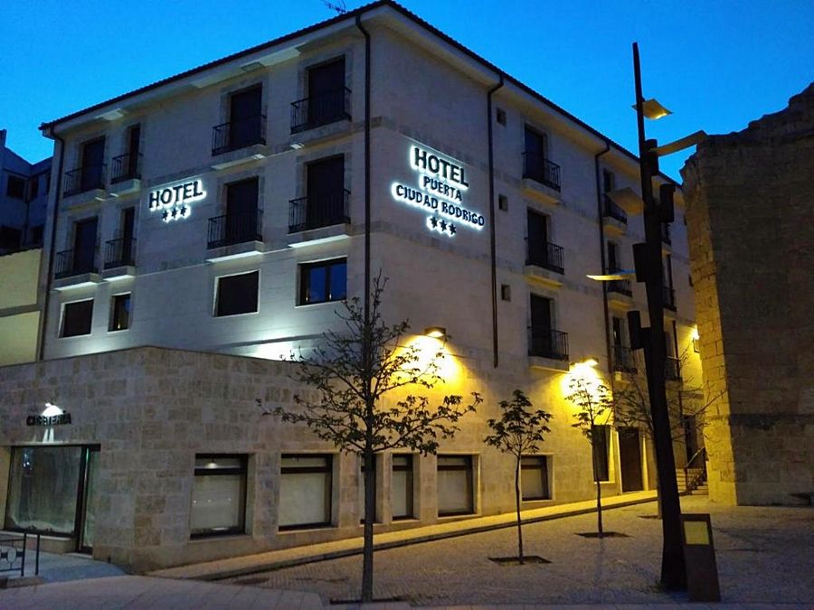 Hotel Puerta Ciudad-Rodrigo Exterior foto
